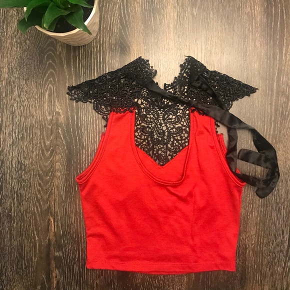 STUNNING RED CROP TOP WITH BLACK LACE - Picture 2 of 2